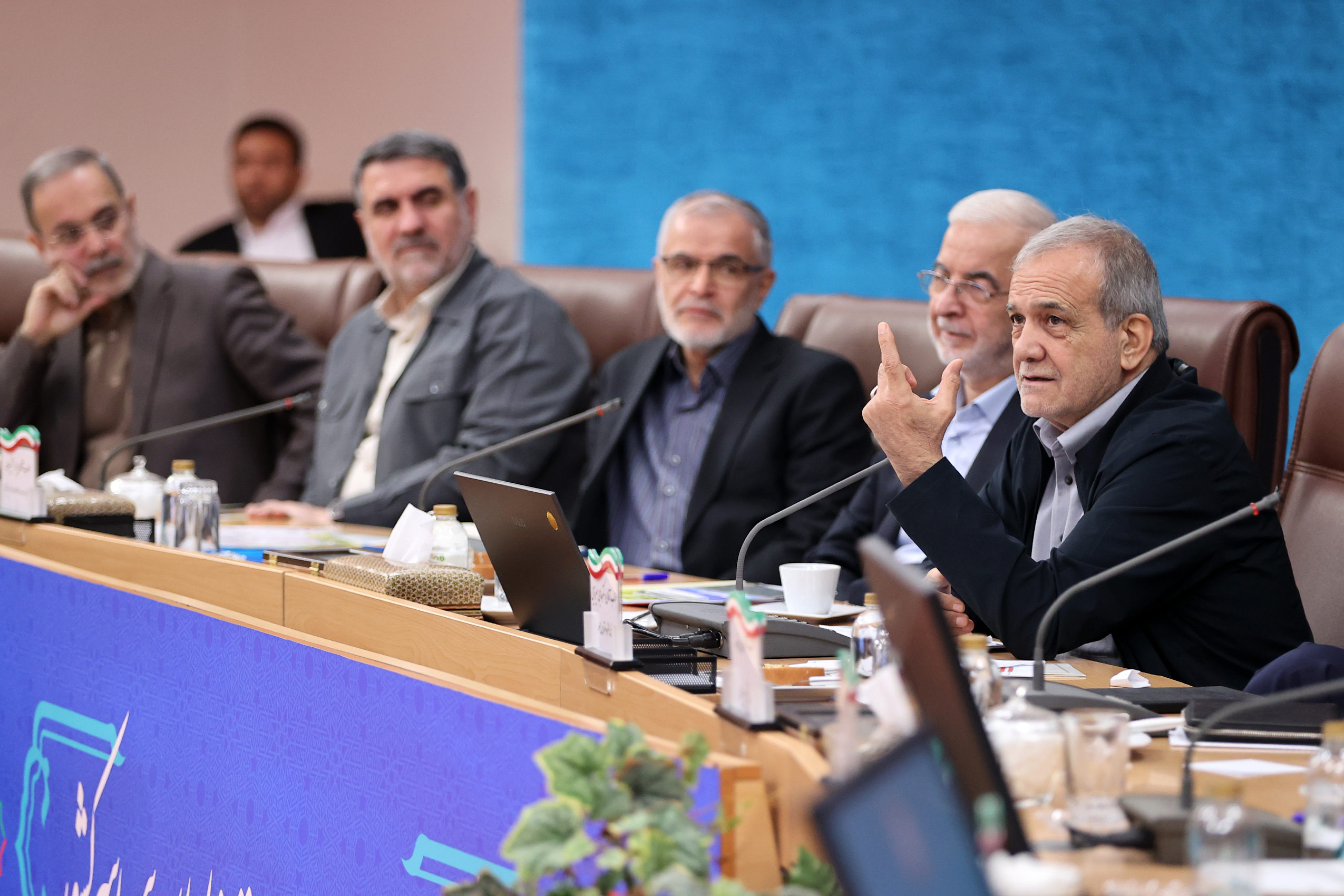 مسعود پزشکیان رئیس جمهور، در نشستی با استانداران ضرورت توجه به محله محوری را تشریح کرد