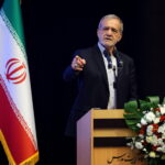 مسعود پزشکیان می‌گوید نظام اداری کشور، فربه و کند است.