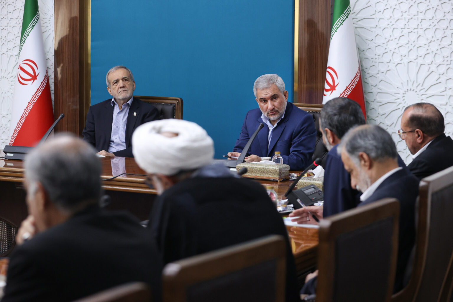 رئیس جمهور معتقد است بزرگی نظام اداری باعث کندی و ناکارآمدی آن شده است. تهران، 5 آبان 1404