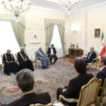 مسعود پزشکیان در دیدار با وزیر خارجه کشور عمان گفت: تلاش‌های عمان در همراهی با جمهوری اسلامی ایران، به‌ویژه در زمینه میانجیگری و میزبانی از مذاکرات تهران و واشنگتن، شایسته تقدیر است.