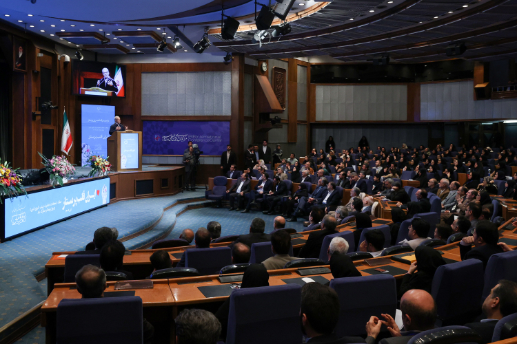 مسعود پزشکیان در مراسم بزرگداشت «روز پرستار» بر اصلاح ساختار و بازنگری در نحوه توزیع منابع تاکید کرد.