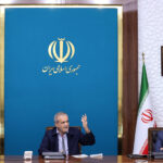 راهکارهای رفع چالش کم‌آبی استان های اصفهان و چهارمحال و بختیاری با حضور رئیس جمهور و مقامات مسئول برگزار شد.