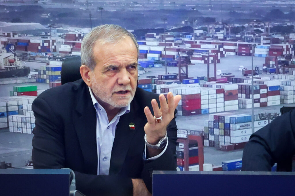 مسعود پزشکیان در جمع مدیران استان هرمزگان