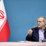 مسعود پزشکیان پزشکیان در مراسم افتتاح پروژه‌های صنعت آب و برق وزارت نیرو می‌گوید هر کس در هر جایگاهی باید الگوی مصرف خود را اصلاح کند.