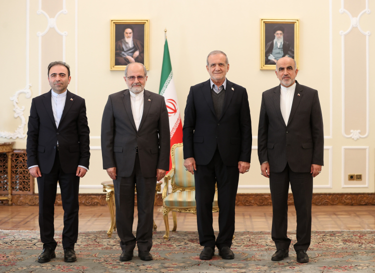 زشکیان در آیین بدرقه سفرای جدید کشورمان در ایرلند، نروژ و ارمنستان