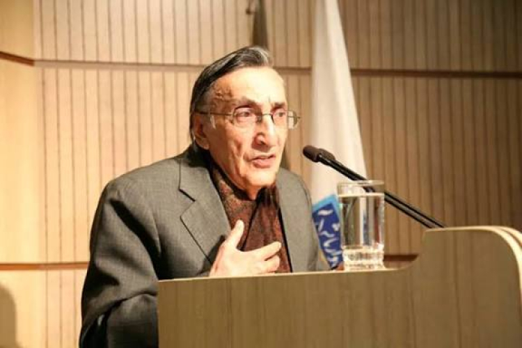 رئیس جمهور، رئیس کتابخانه ملی و سازمان اسناد کشور را مامور رسیدگی و پیگیری فوری درمان و بهبود آقای کامران فانی کرد.