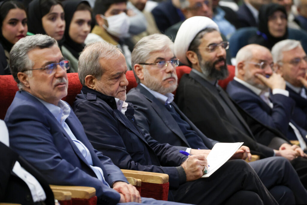مسعود پزشکیان در روز دانشجو، مطالبات دانشجویان را می‌‎شنود.
