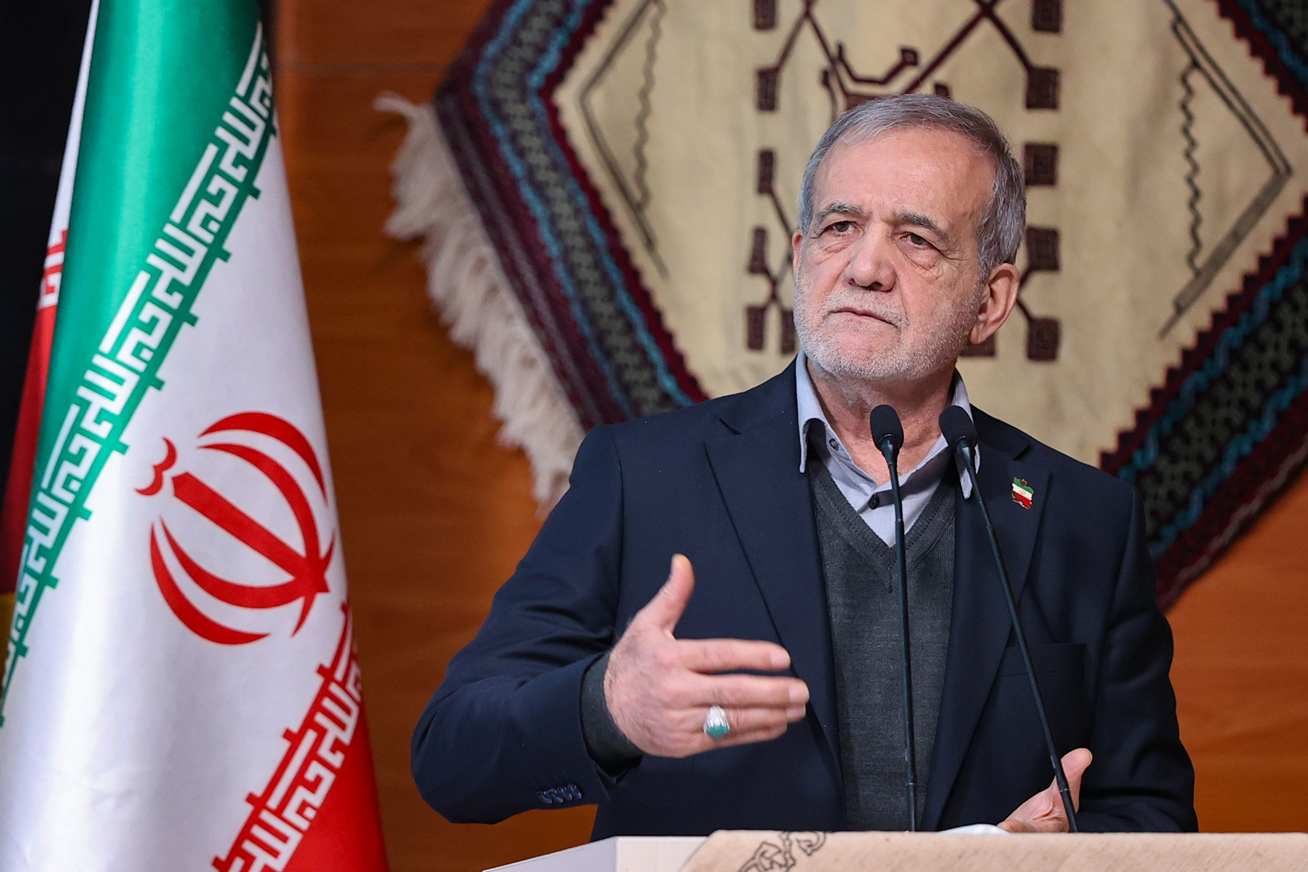 مسعود پزشکیان در جمع فعالان اقتصادی خراسان جنوبی. 27 آذر 1404