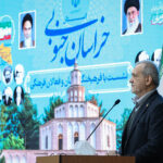 مسعود پزشکیان، در سفر به خراسان جنوبی، پای صحبت‌ها و دغدغه‌های فرهیختگان، نخبگان و فعالان فرهنگی استان، نشست. خراسان جنوبی، 27 آذر 1404