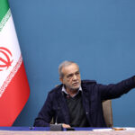 مسعود پزشکیان در جمع شخصیت‌های برجسته و نخبگان سیاسی.