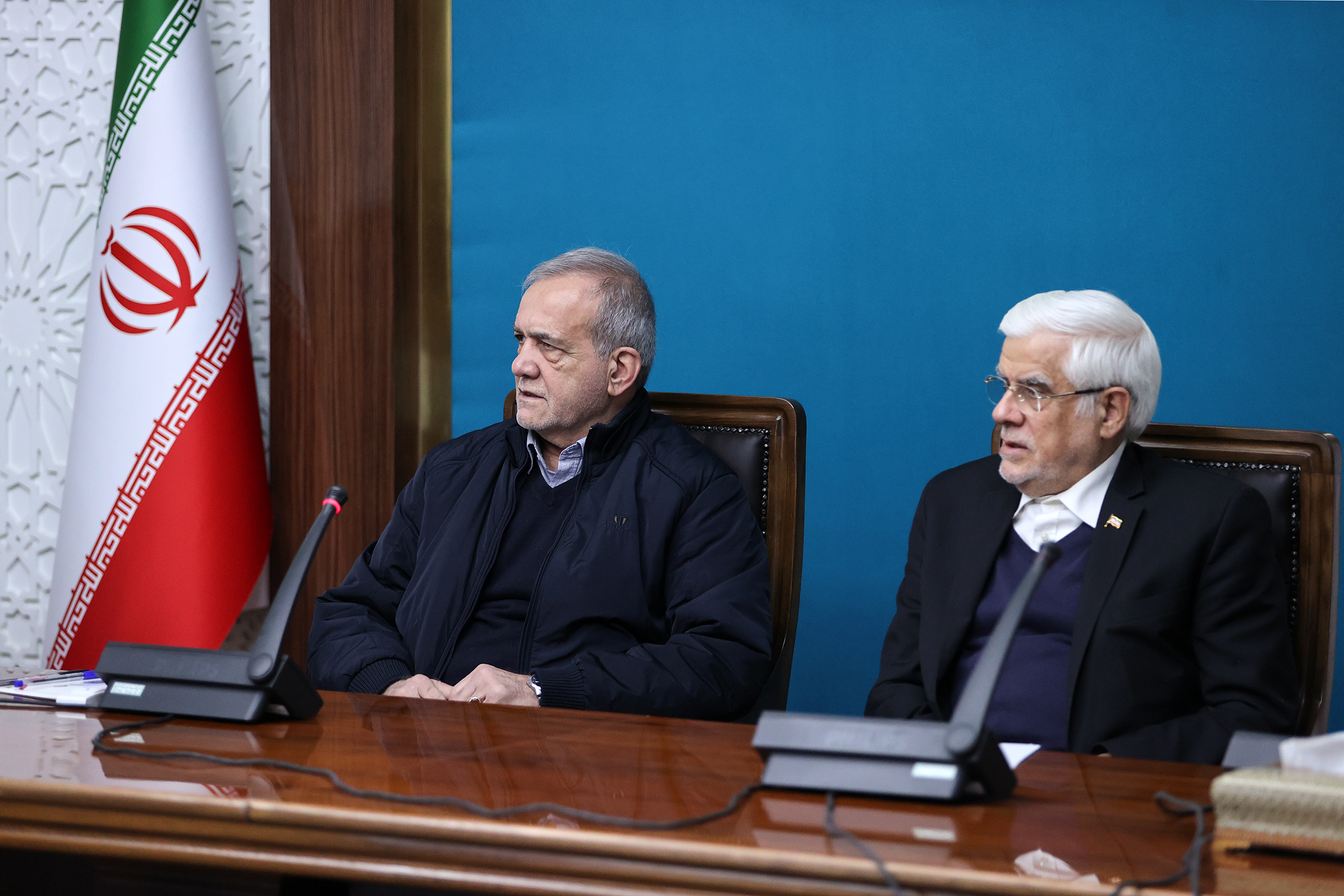 محمدرضا عارف و مسعود پزشکیان